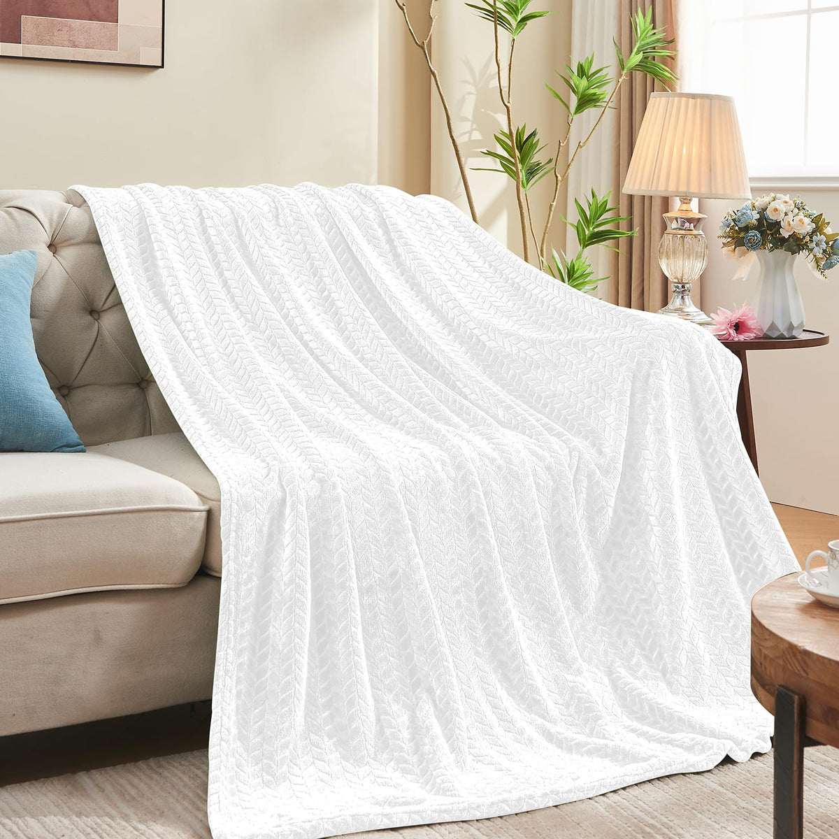 Inhand Fleece Throw Blanket, Super Soft Flannel Cozy for Adults, Washable Lightweight for Couch, Sofa, Bed, Office, Warm Plush for All Season, Green, 50"×60"