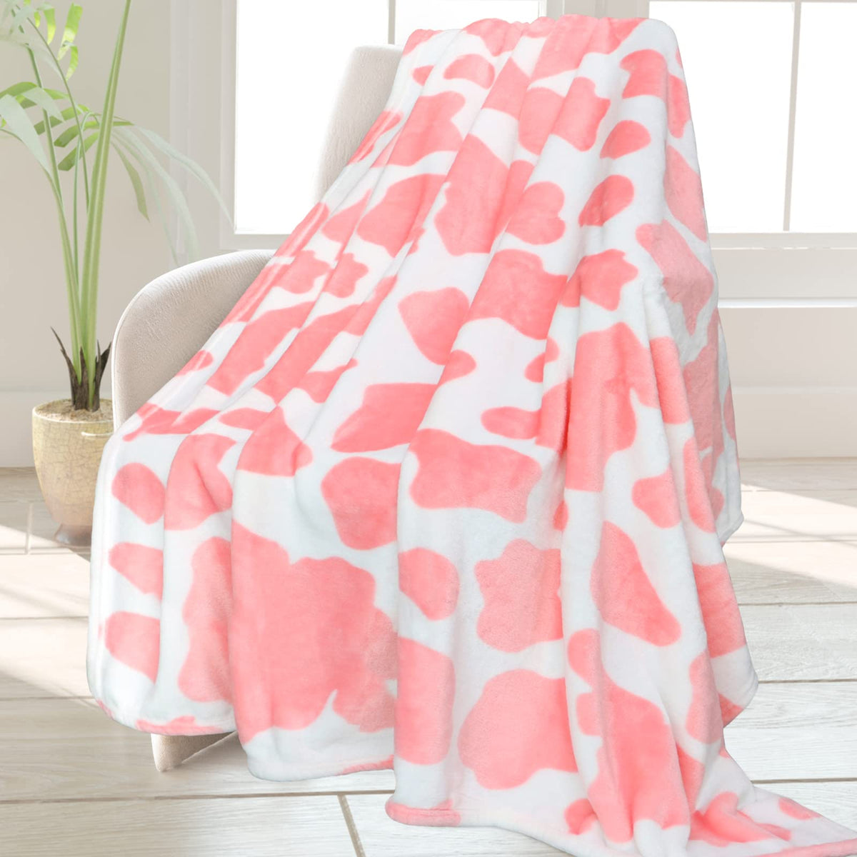 Cow Print Blanket Warm Plush Cute Black Cow Throw Blanket Soft Fleece Flannel Lightweight Throw Blankets Sofa Couch Bed Travel Cow Bedding Room Decor for Kids Teens Adults 40"x50"