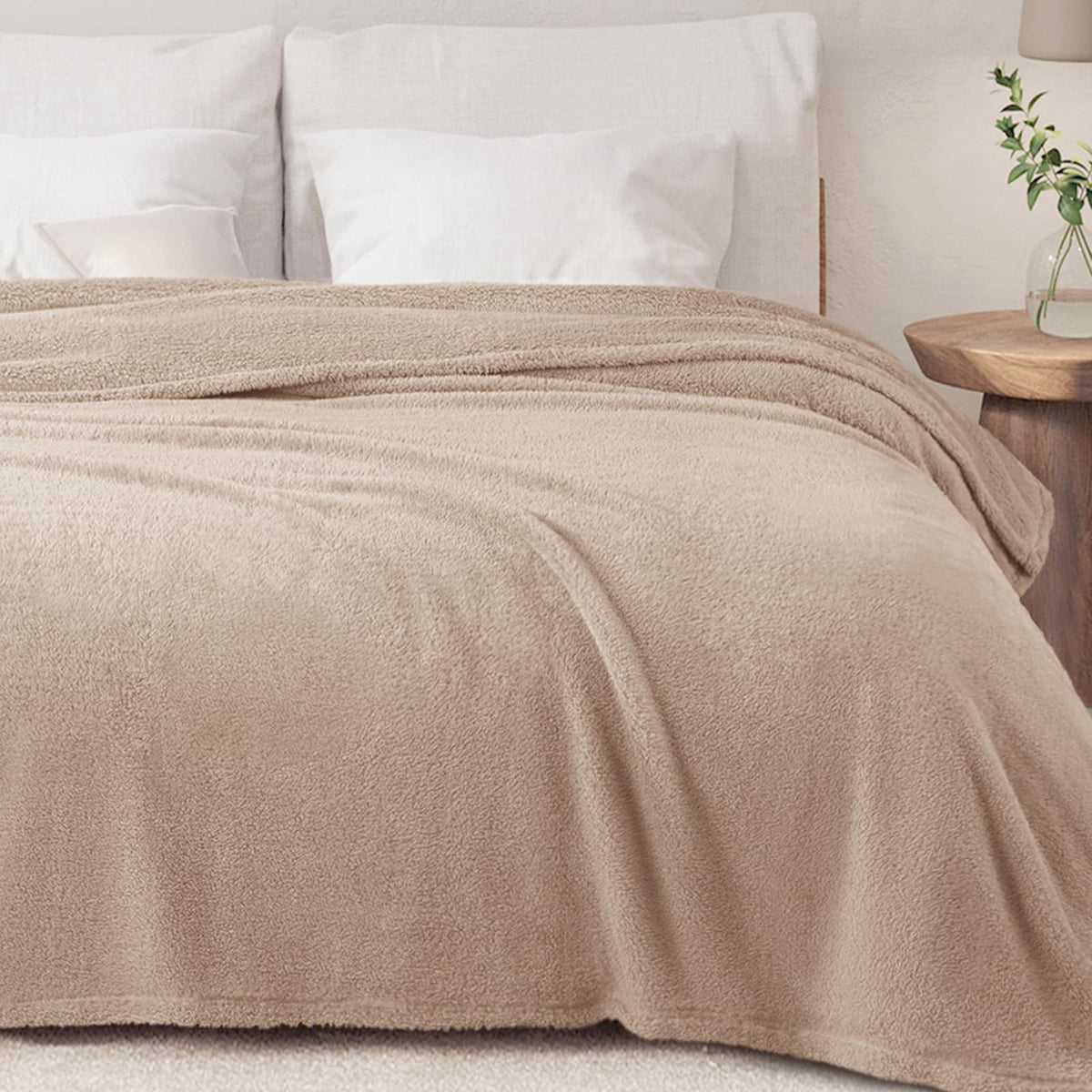 Exclusivo Mezcla Soft Plush Fleece Throw Blanket for Couch Camel