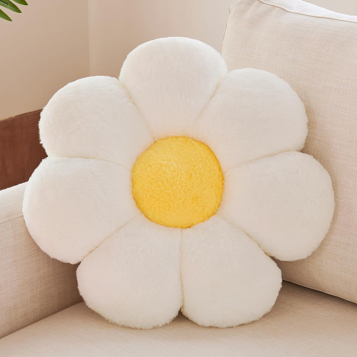 Xuyier Flower Decorative Throw Cute Daisy Pillow, White, 14.9 Inches