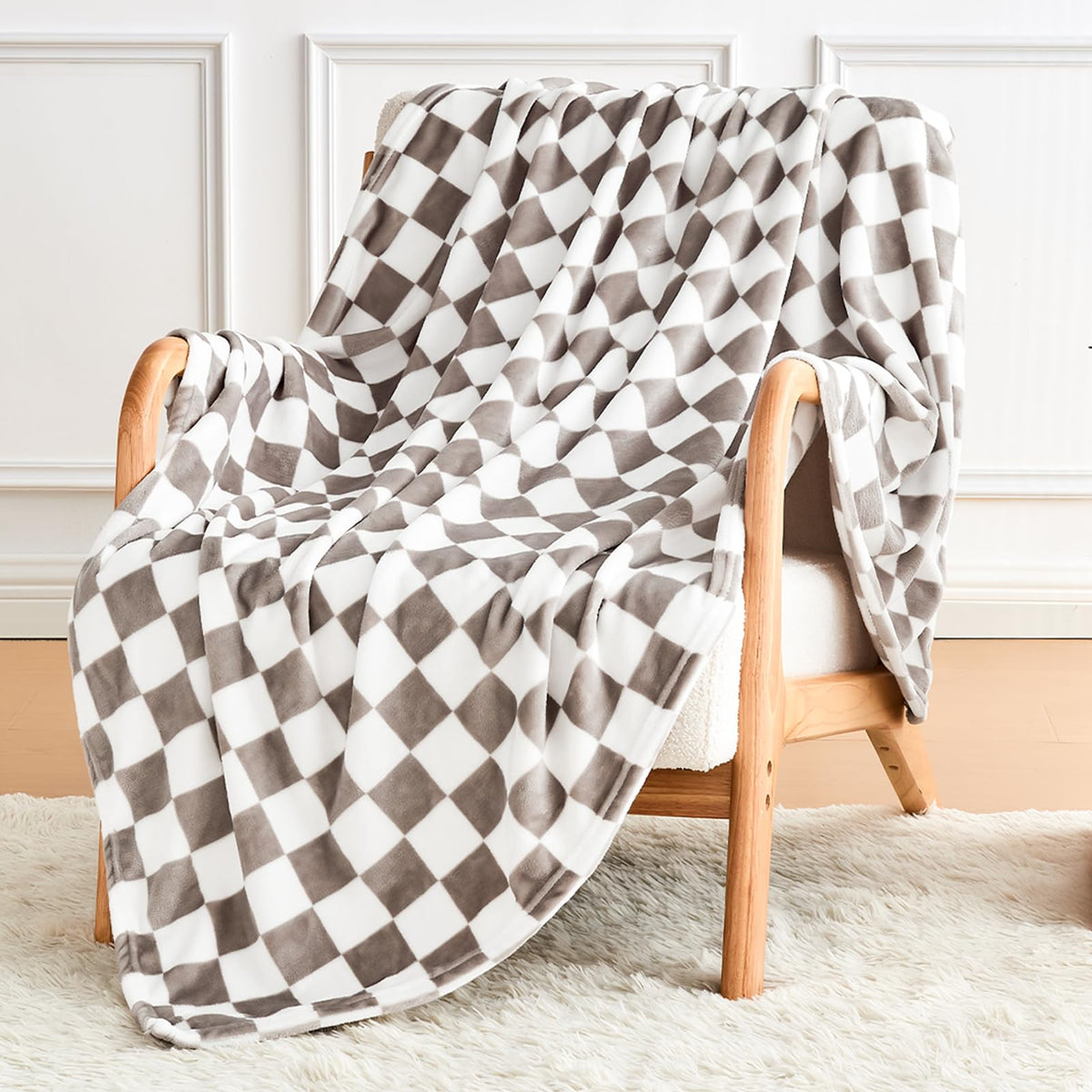 Edenleaf Pink Checkered Fleece Throw Blanket for Couch Warm Home Decor