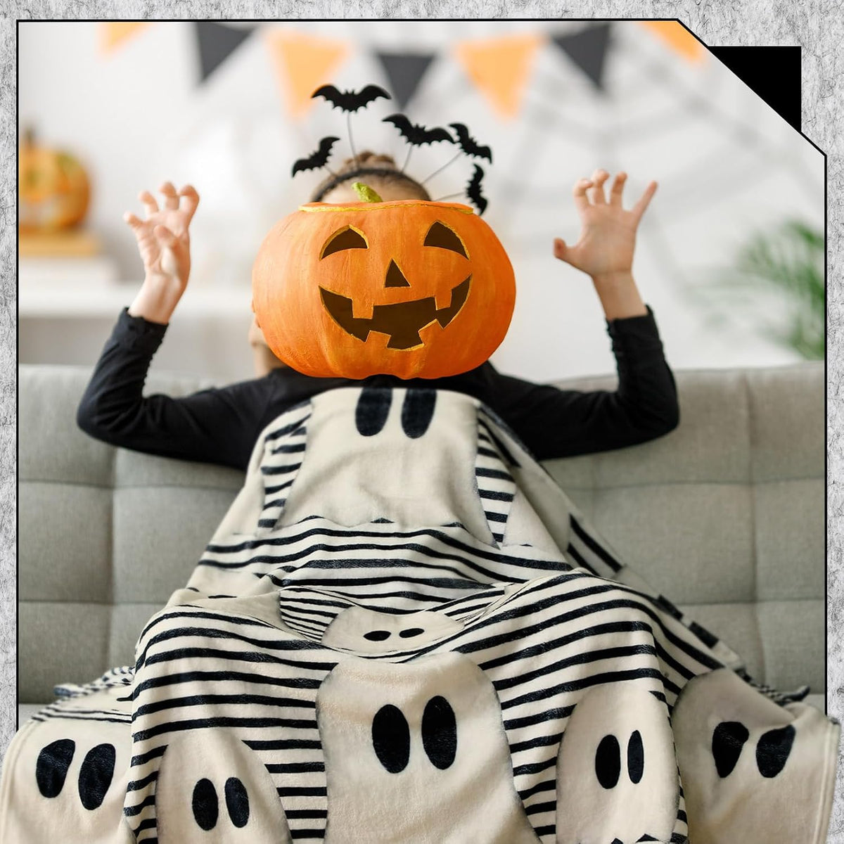 FuWeave Halloween Throw Blanket Cute Ghost Blanket Black and White Striped