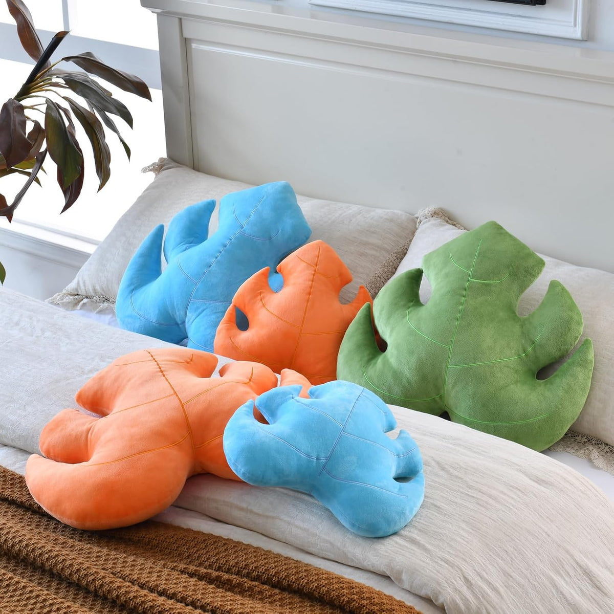 Leaf Pillow, Cute Decorative Throw Plant Pillow (Light Green, 15 Inches)