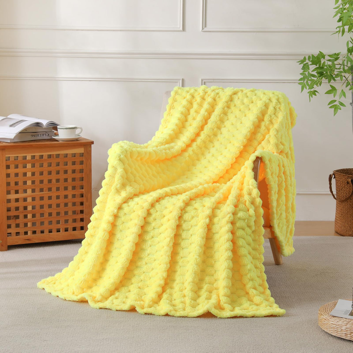 Light Blue Fleece Throw Blanket 50"×60" for Couch Sofa Bed