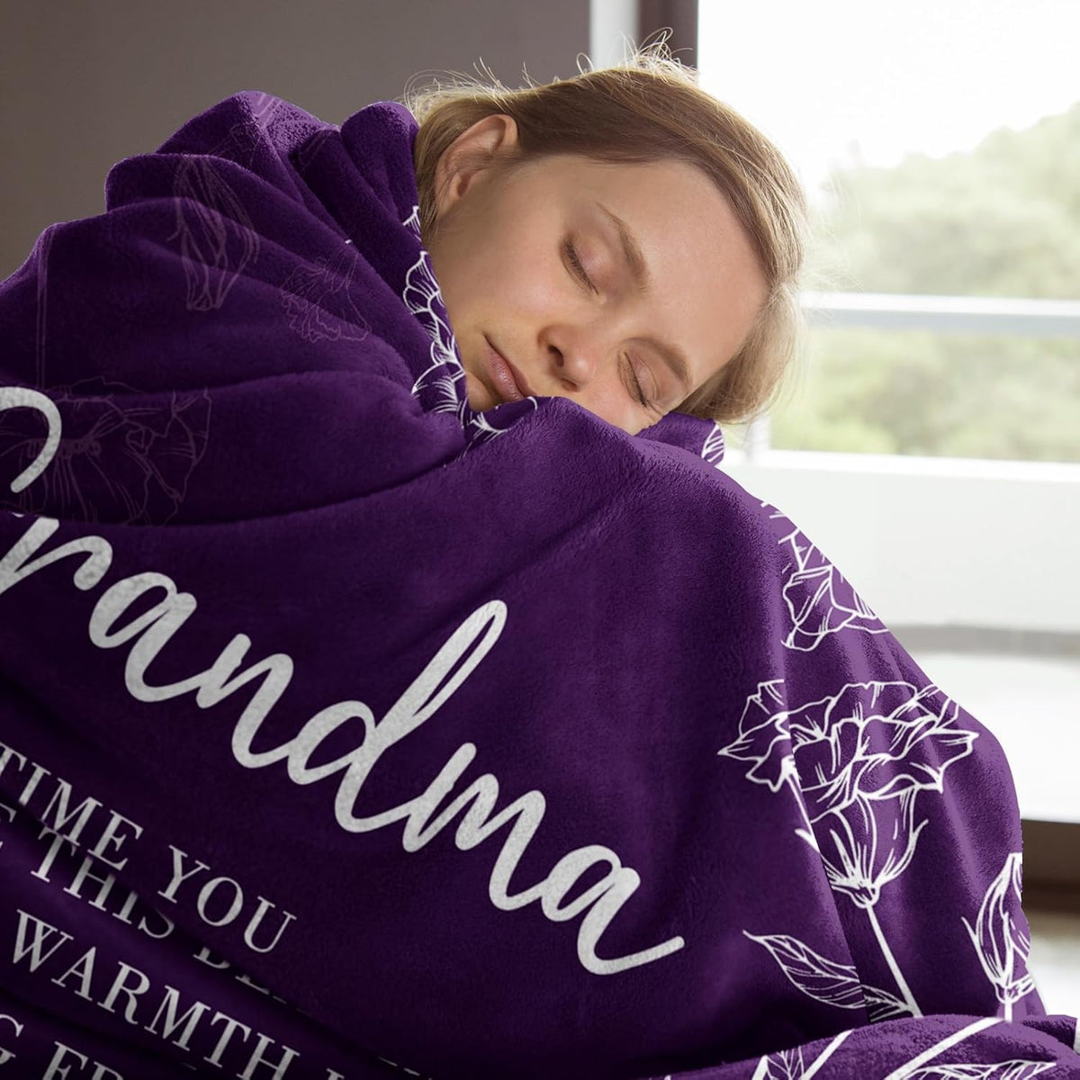 GiltGlimmer Grandma Gifts, Grandma Floral Blanket 50" x 60", Purple