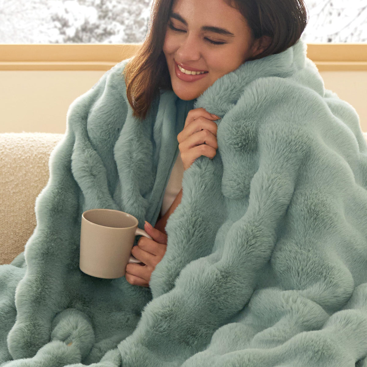 Bedsure Fluffy Bubble Faux Fur Throw XL Blanket, 50"x70", Tie-dye Taupe