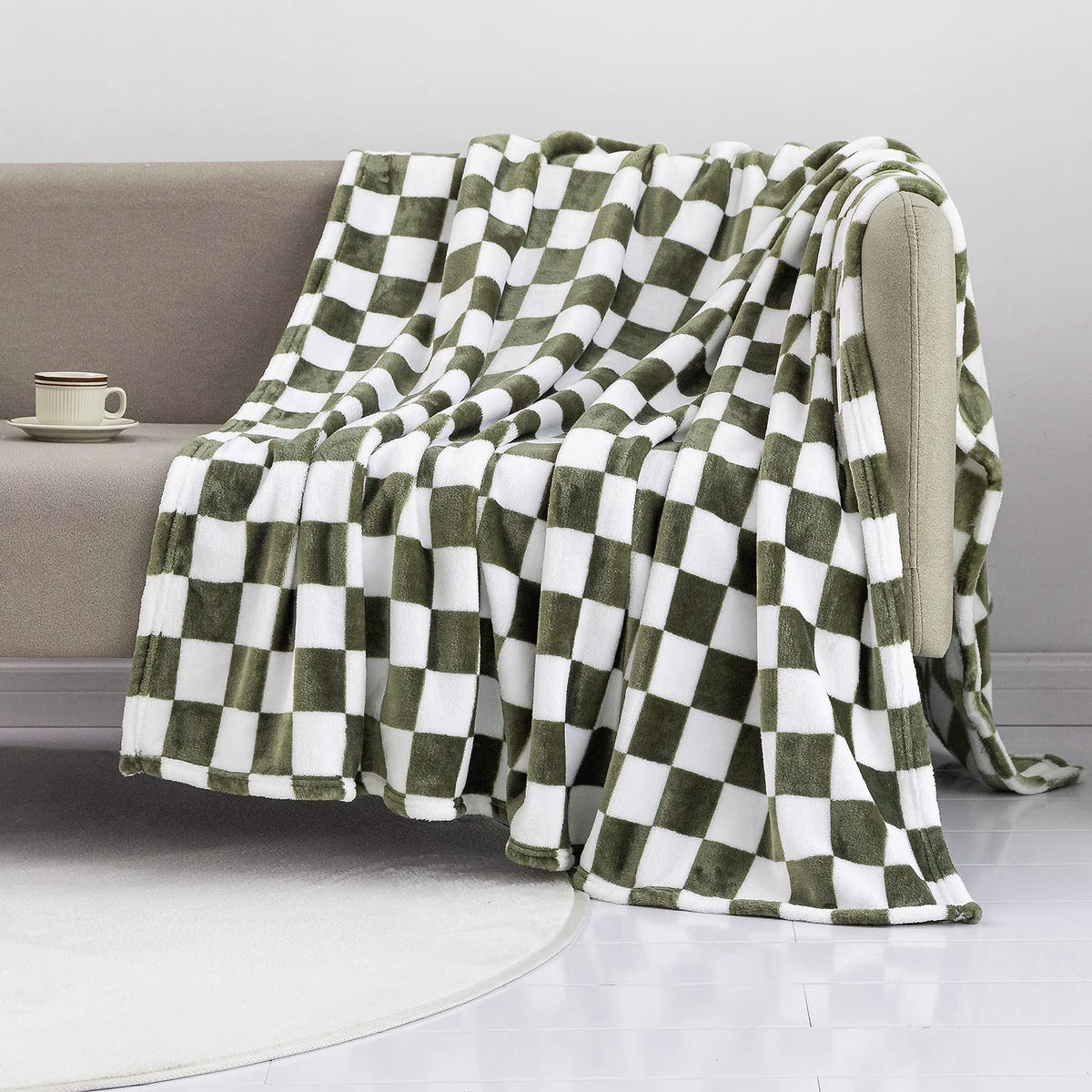 LOMAO Throw Blankets Flannel Blanket with Checkerboard Grid Pattern Soft Throw Blanket for Couch, Bed, Sofa Luxurious Warm and Cozy for All Seasons (Black, 50"x60")