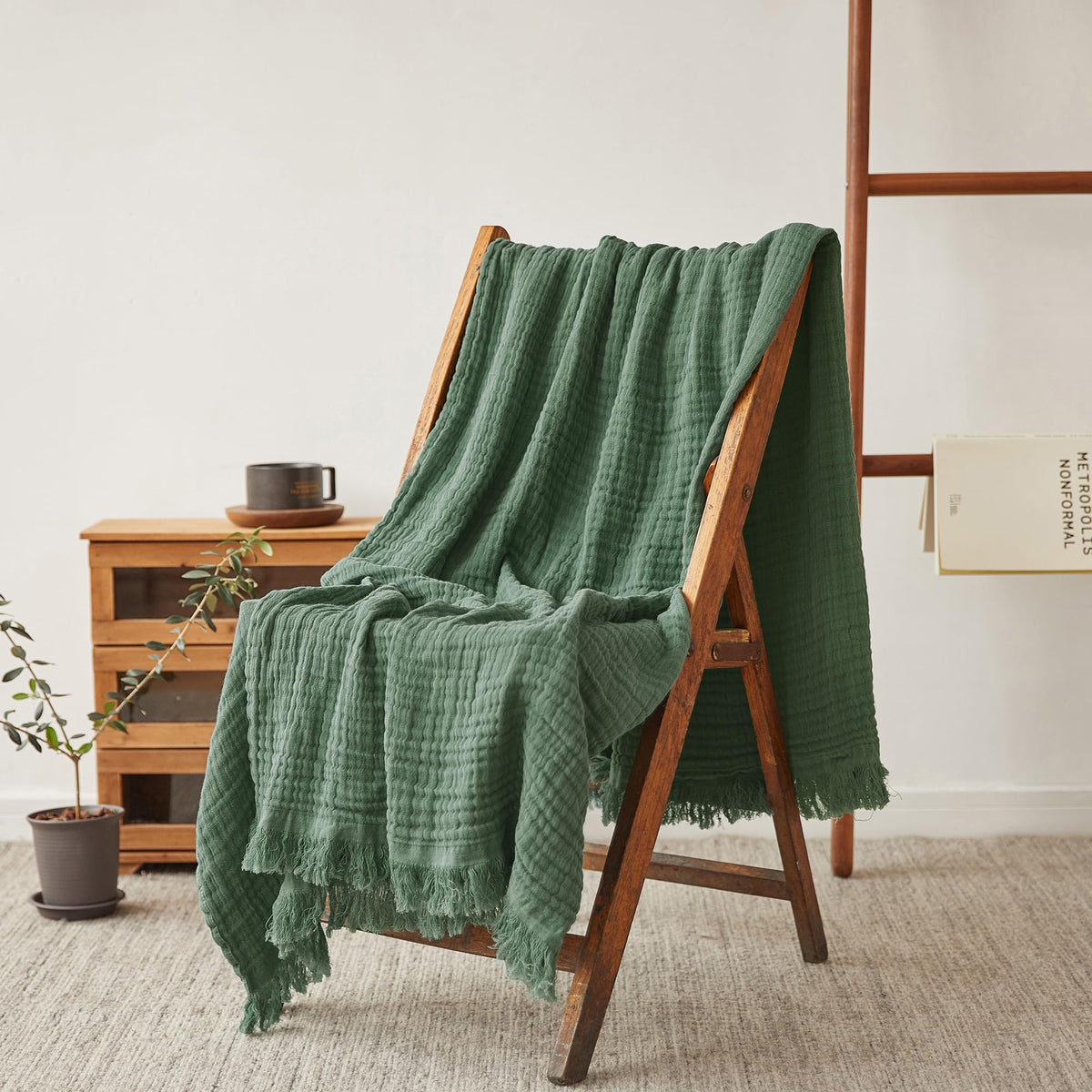 Simple&Opulence Cotton Muslin Throw Blanket for Bed, Couch, Knit Woven Gauze Blanket with Tassels, Soft Lightweight Cozy Pre-Washed Breathable Farmhouse Decoration for All-Season (Rust Orange)