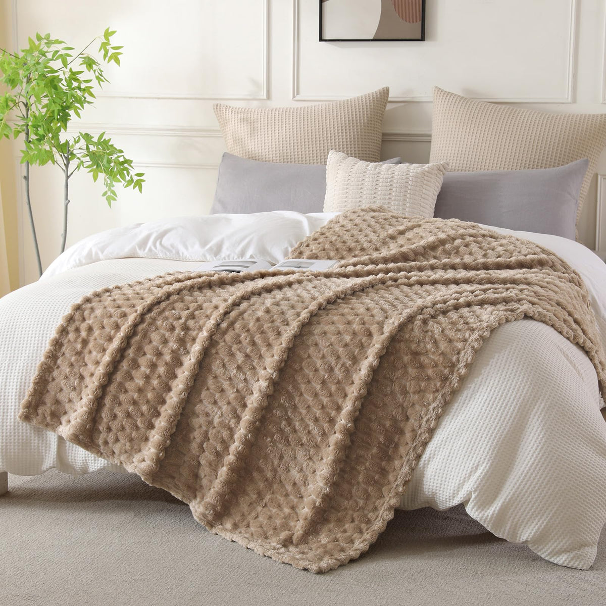 Light Blue Fleece Throw Blanket 50"×60" for Couch Sofa Bed