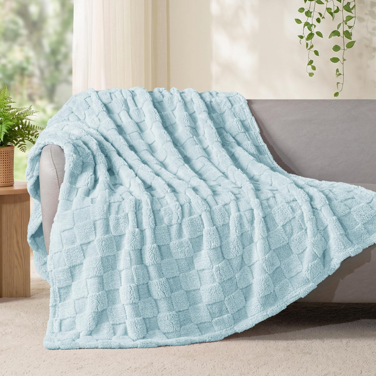 Exclusivo Mezcla 3D Checkered Fleece Throw Blanket for Couch, Ivory