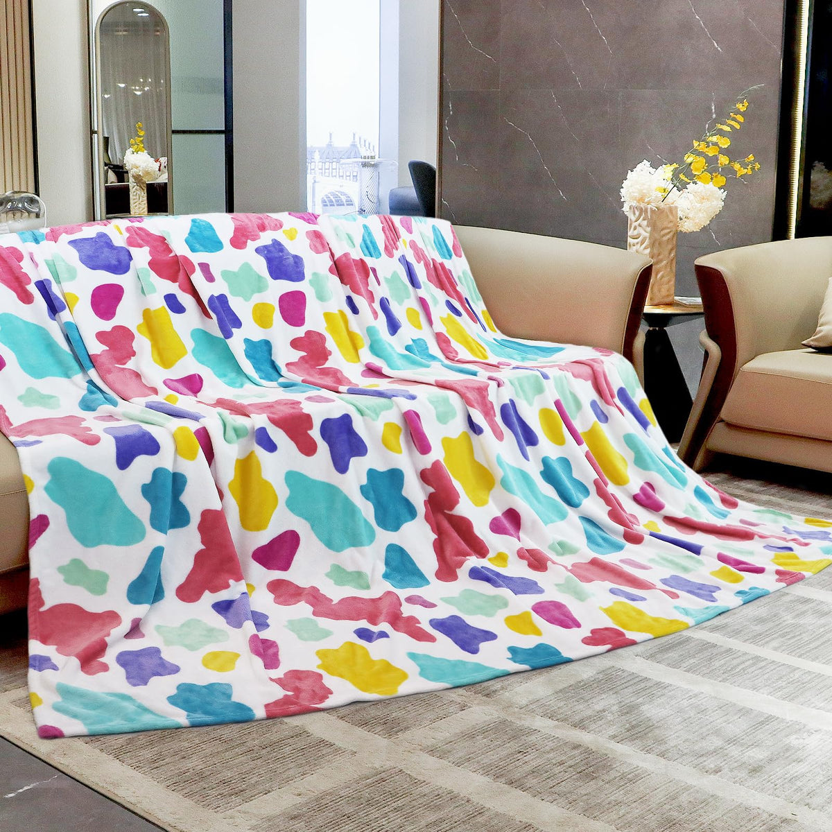 Cow Print Blanket Warm Plush Cute Black Cow Throw Blanket Soft Fleece Flannel Lightweight Throw Blankets Sofa Couch Bed Travel Cow Bedding Room Decor for Kids Teens Adults 40"x50"