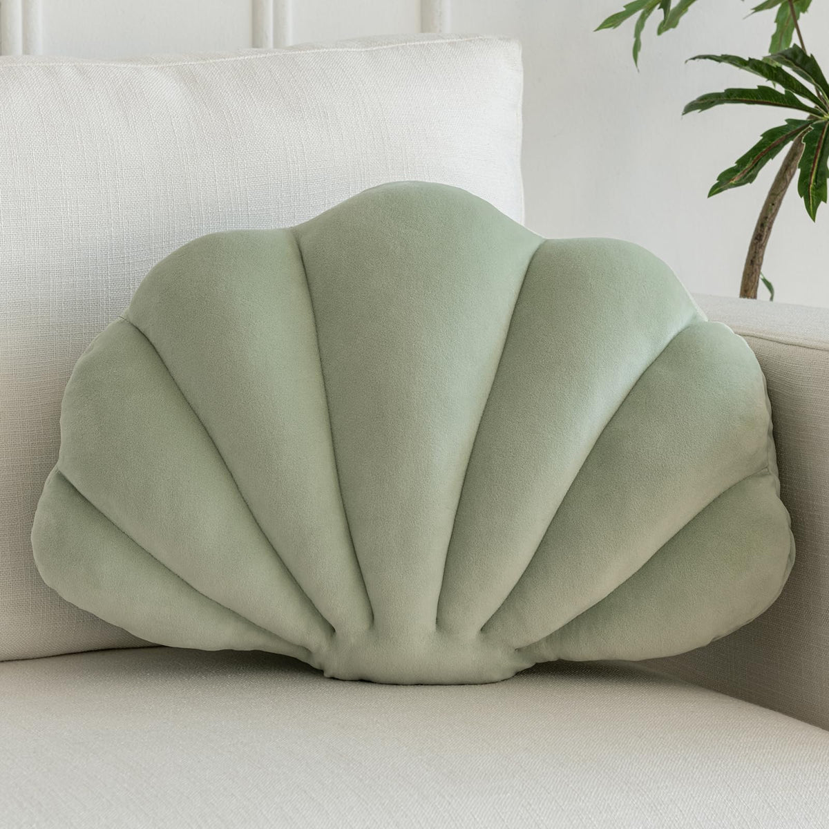 Shell Pillow, Shell Shaped Decorative Throw Pillows with Velet for Couch Bed, Cute Seashell Beachy Room Decor Aesthetic Throw Pillows for Bedroom Living Room(13x10 Inches, White)