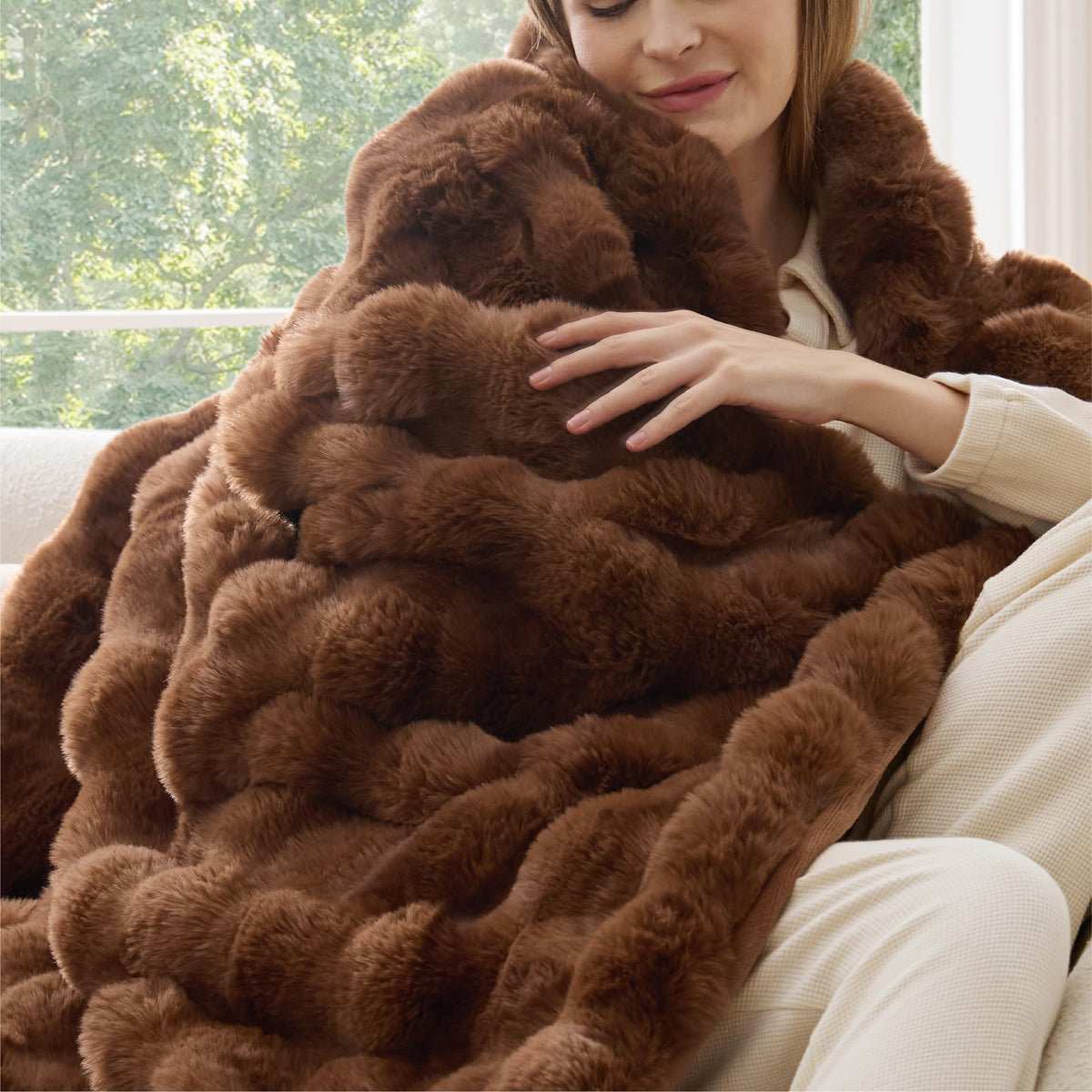 Bedsure Fluffy Bubble Faux Fur Throw XL Blanket, 50"x70", Tie-dye Taupe