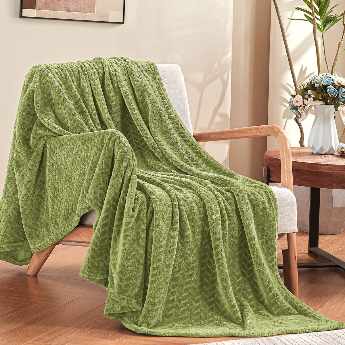 Inhand Fleece Throw Blanket, Super Soft Flannel Cozy for Adults, Washable Lightweight for Couch, Sofa, Bed, Office, Warm Plush for All Season, Green, 50"×60"