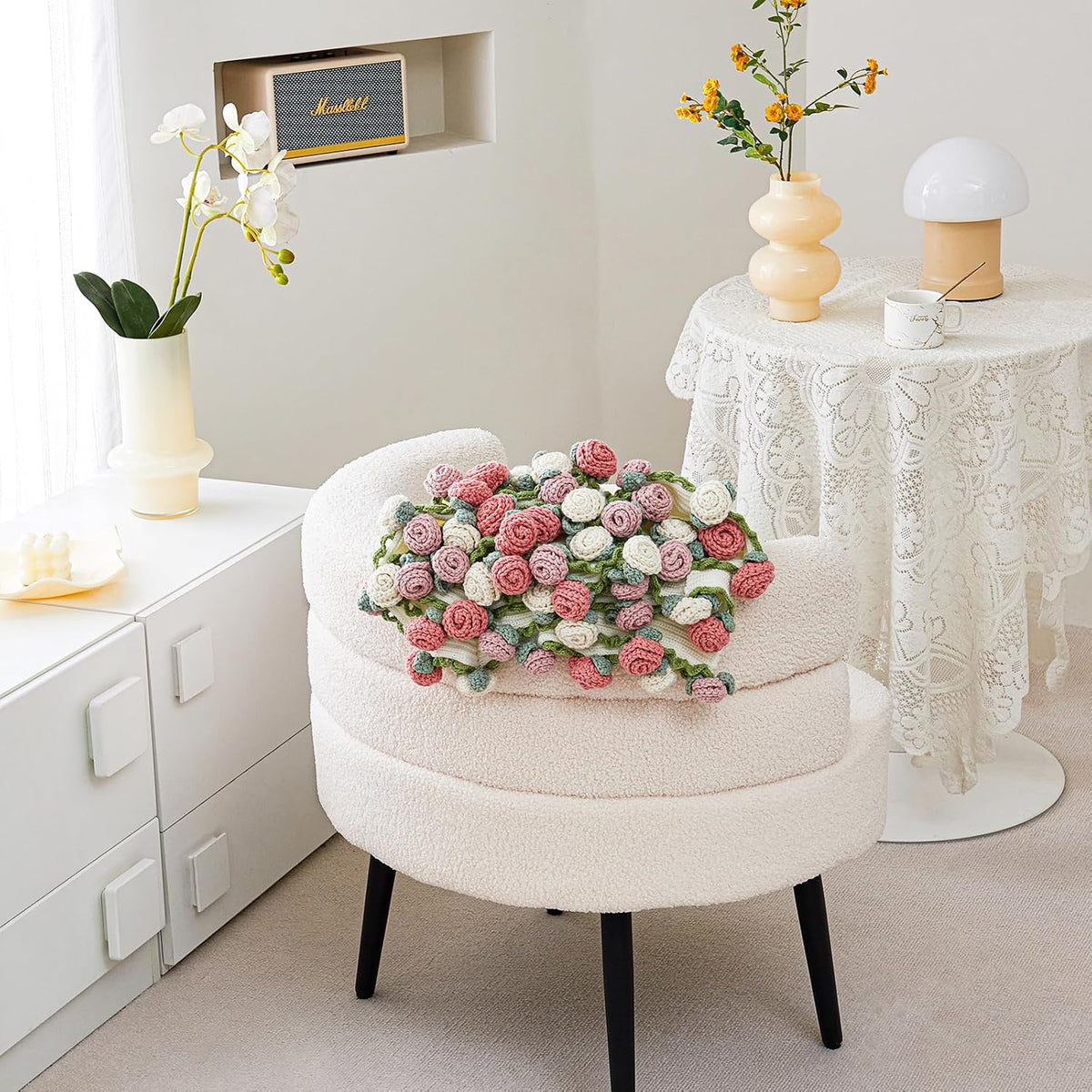 Crochet Flower Bouquet Throw Blanket, Handmade Knitted Blanket with Rose Flowers, Cute Romantic Gift for Her Girlfriend Mom Mother’s Day Valentine Wedding Anniversary Birthday, Pink and White