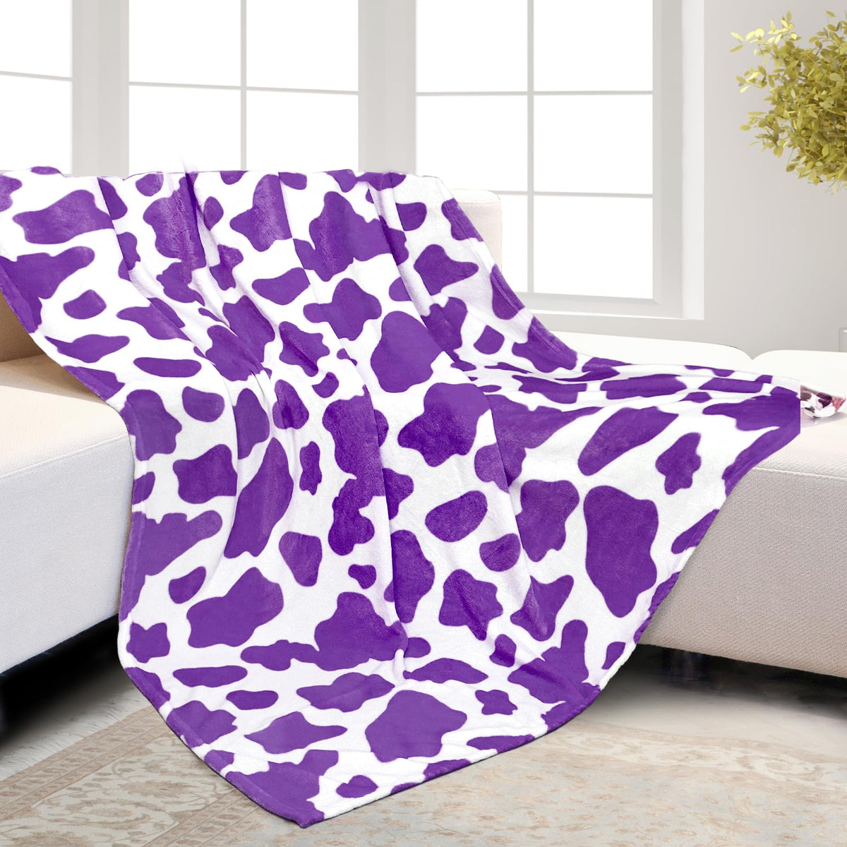 Cow Print Blanket Warm Plush Cute Black Cow Throw Blanket Soft Fleece Flannel Lightweight Throw Blankets Sofa Couch Bed Travel Cow Bedding Room Decor for Kids Teens Adults 40"x50"