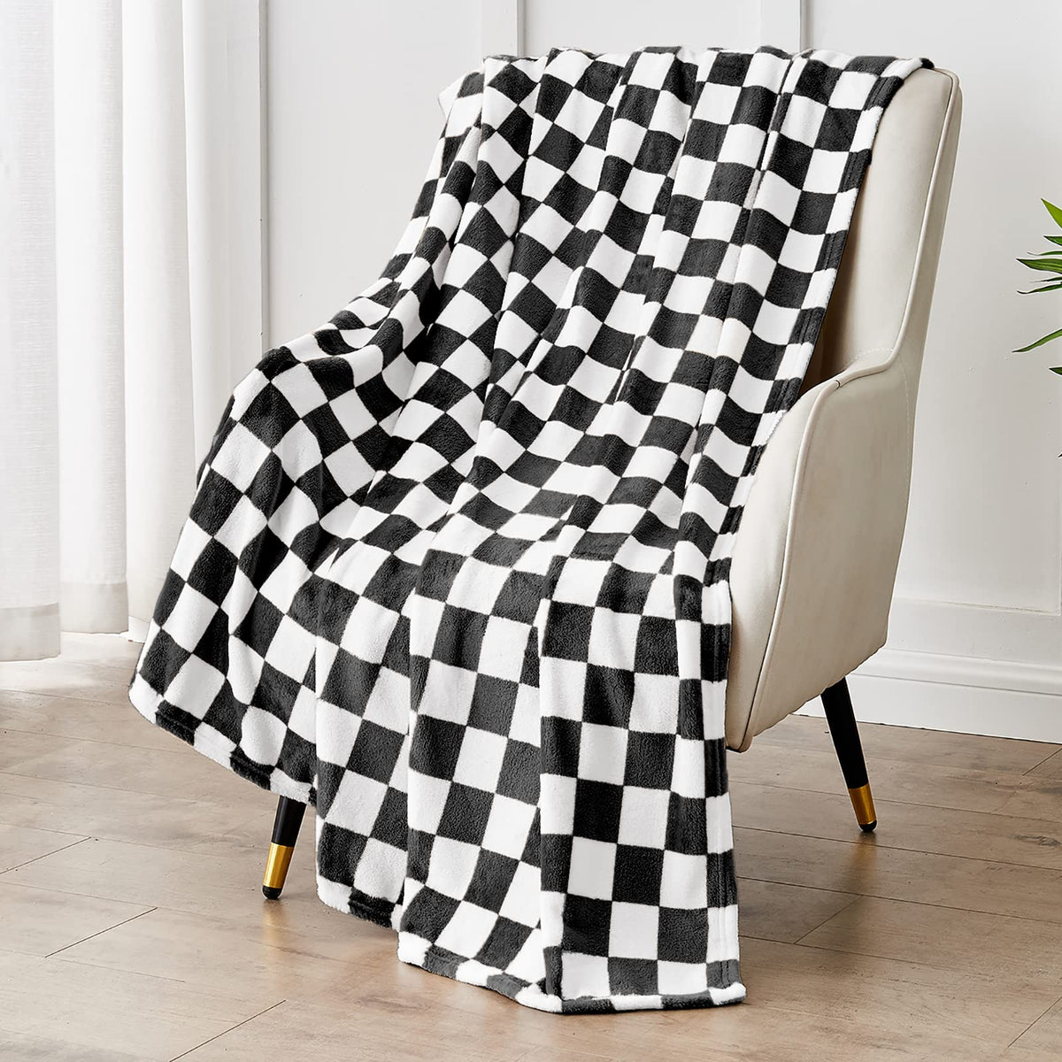 Edenleaf Pink Checkered Fleece Throw Blanket for Couch Warm Home Decor