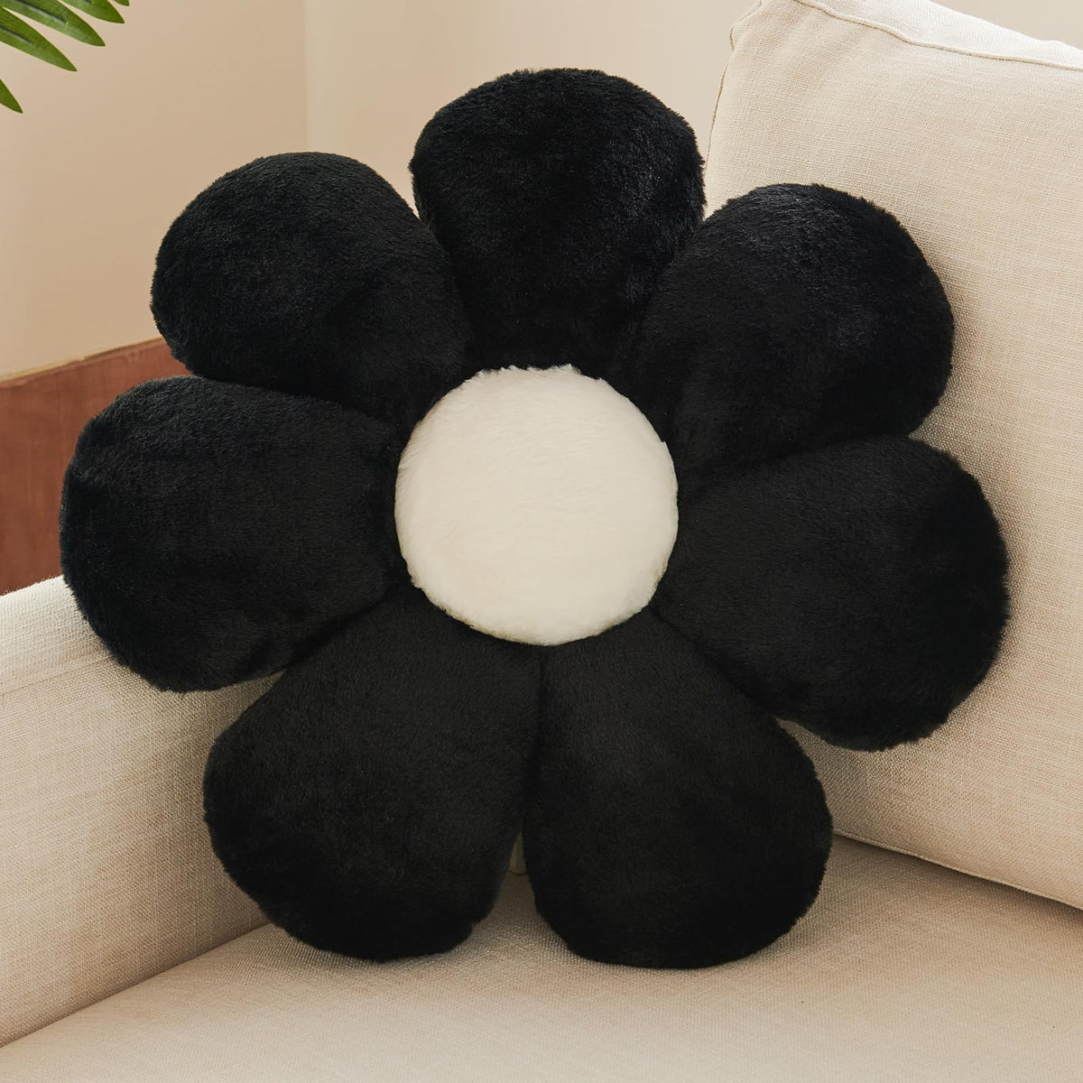 Xuyier Flower Decorative Throw Cute Daisy Pillow, White, 14.9 Inches