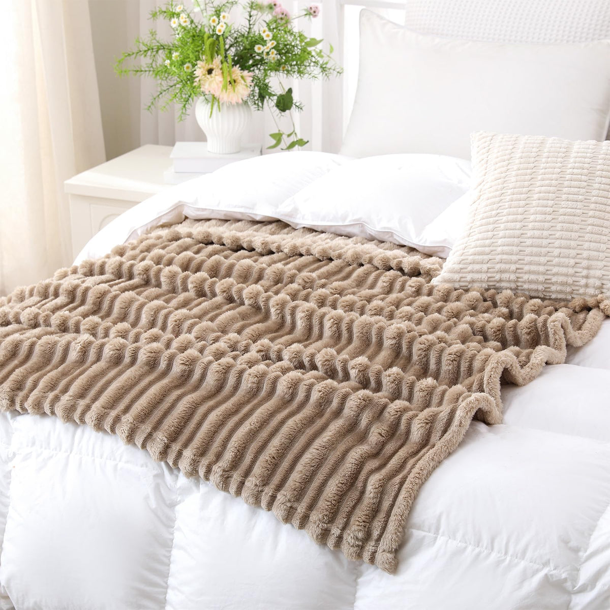 Puncuntex Burnt Orange Soft Throw Blanket 50"×60" for Couch Cozy 3D Striped
