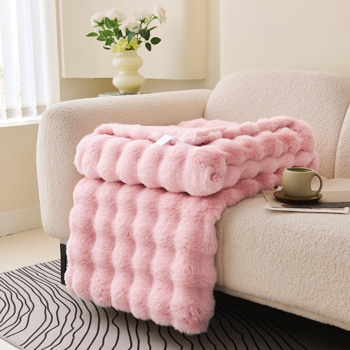 Comelady Soft Fluffy Faux Fur Throw Blanket 50"x60", Bubble Plush Texture