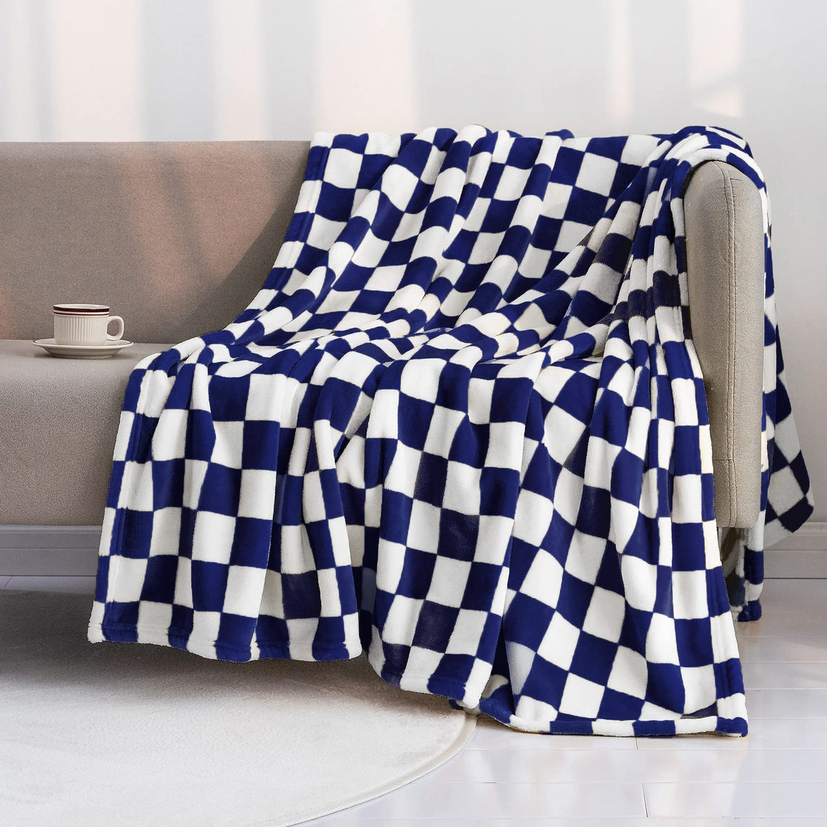 LOMAO Throw Blankets Flannel Blanket with Checkerboard Grid Pattern Soft Throw Blanket for Couch, Bed, Sofa Luxurious Warm and Cozy for All Seasons (Black, 50"x60")