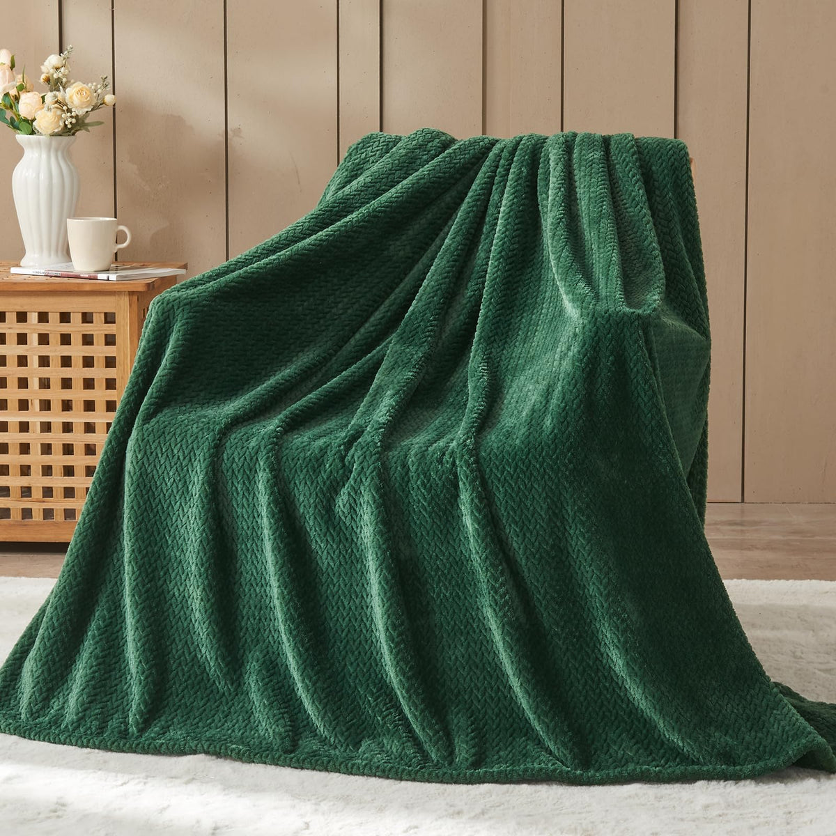 NEWCOSPLAY Fleece Leaves Pattern Throw Blanket, Light Purple, 50"x60"