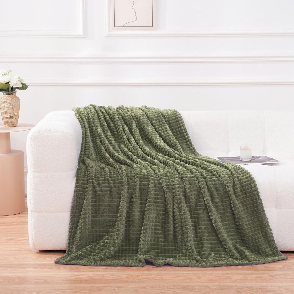 Puncuntex Fleece Throw Blanket Dark Green 50"×60" with Square Grid Design
