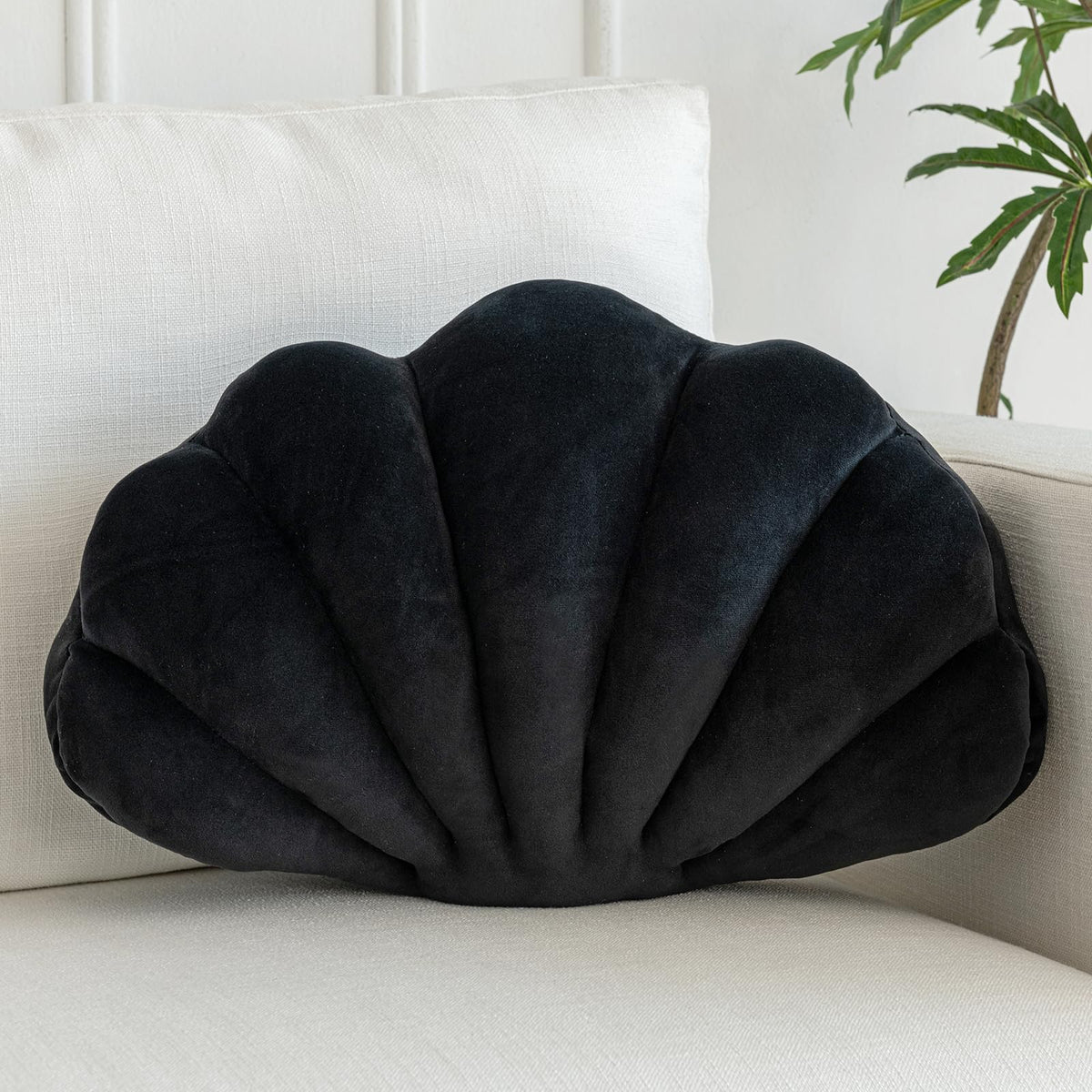Shell Pillow, Shell Shaped Decorative Throw Pillows with Velet for Couch Bed, Cute Seashell Beachy Room Decor Aesthetic Throw Pillows for Bedroom Living Room(13x10 Inches, White)