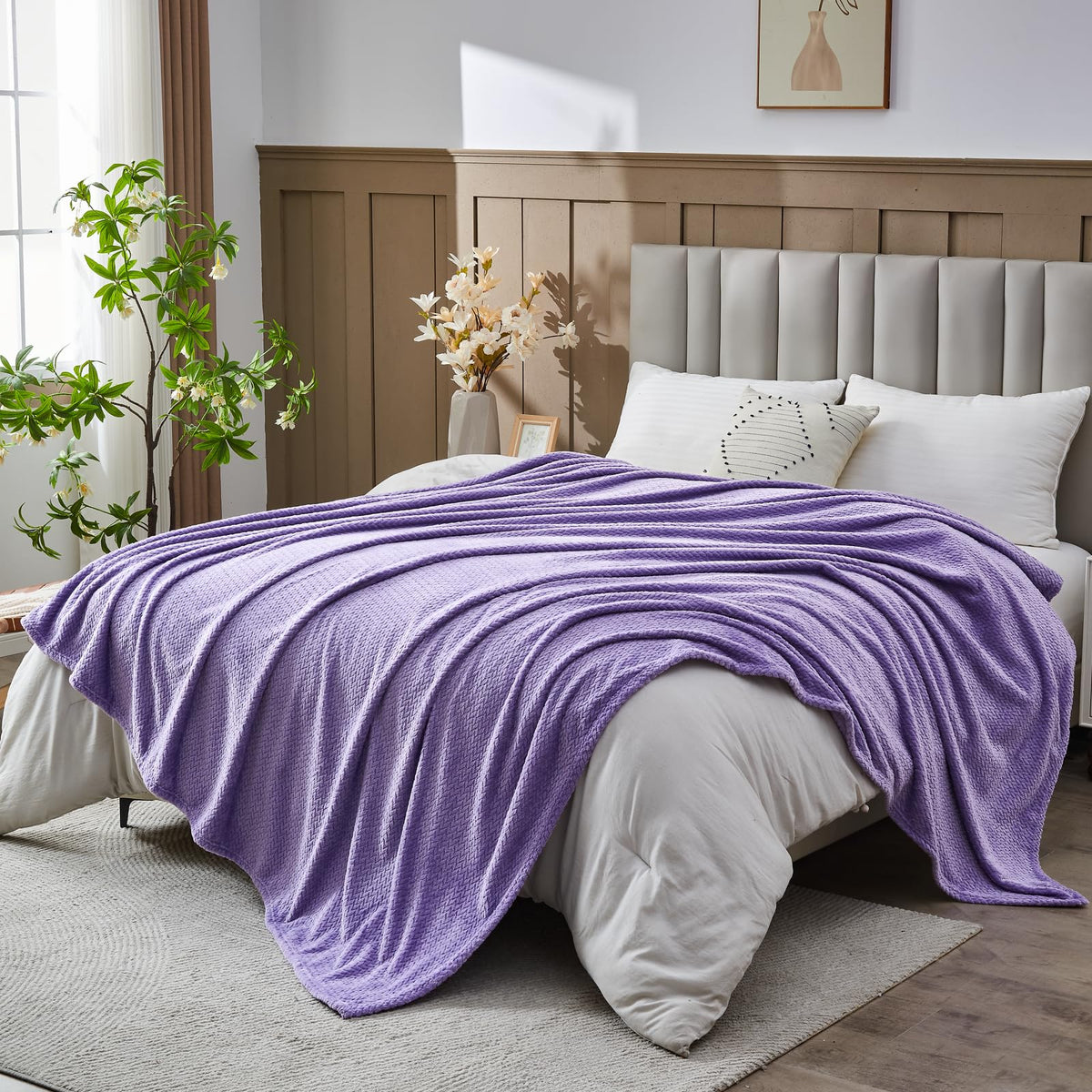 NEWCOSPLAY Fleece Leaves Pattern Throw Blanket, Light Purple, 50"x60"