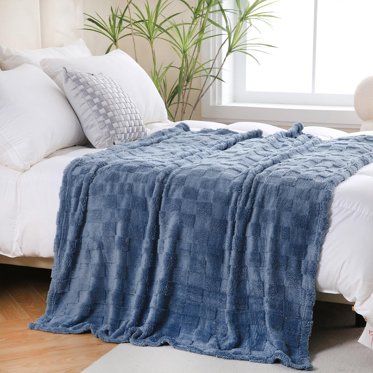 Deep Purple Fleece Throw Blanket 50”×60”Checkered Design for Couch