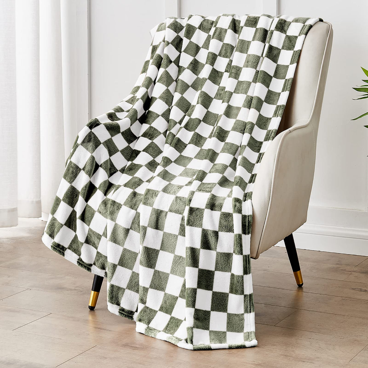 Edenleaf Pink Checkered Fleece Throw Blanket for Couch Warm Home Decor
