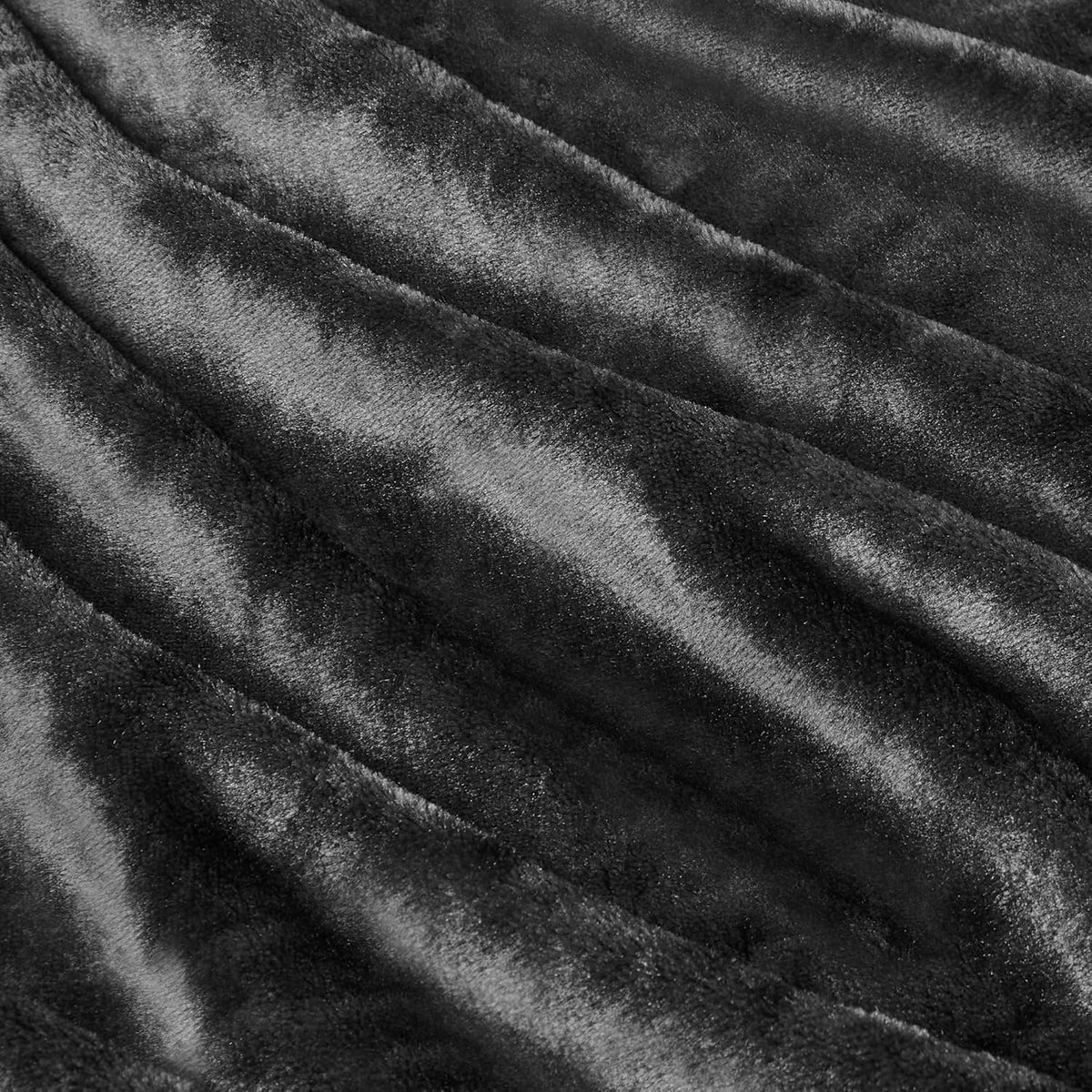 Amazon Basics Soft Fleece Throw Blanket,Cozy, Feels Comfortable on Skin, Fade-Resistant, Warm for Couch & Sofa, 50 x 60 Inches, Black