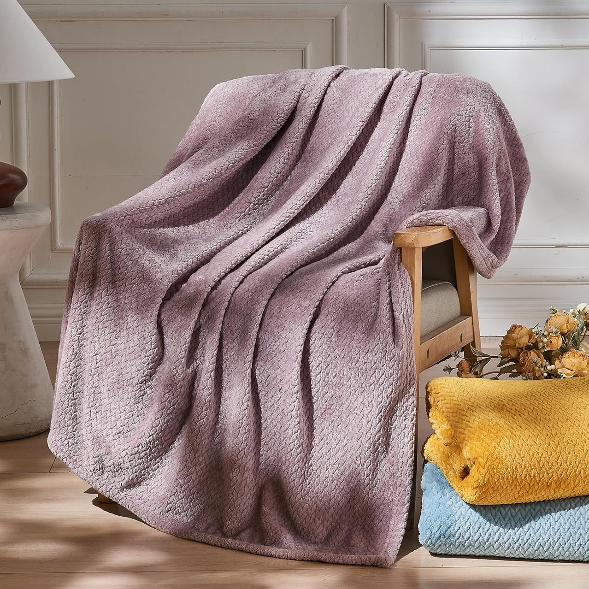 NEWCOSPLAY Fleece Leaves Pattern Throw Blanket, Light Purple, 50"x60"