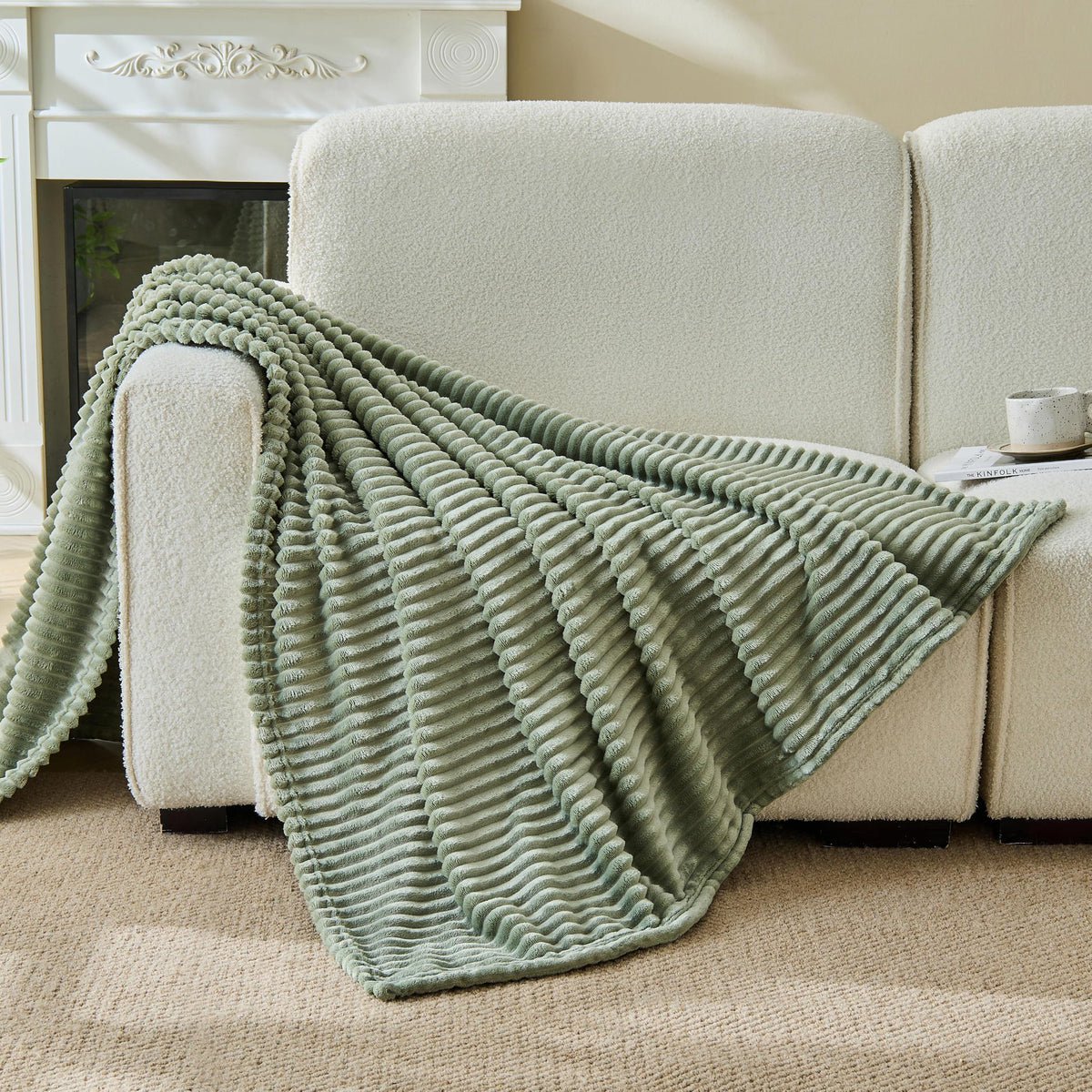 Bnuitland Burnt Orange Throw Blanket for Couch Bed, Soft Fleece Home Decor